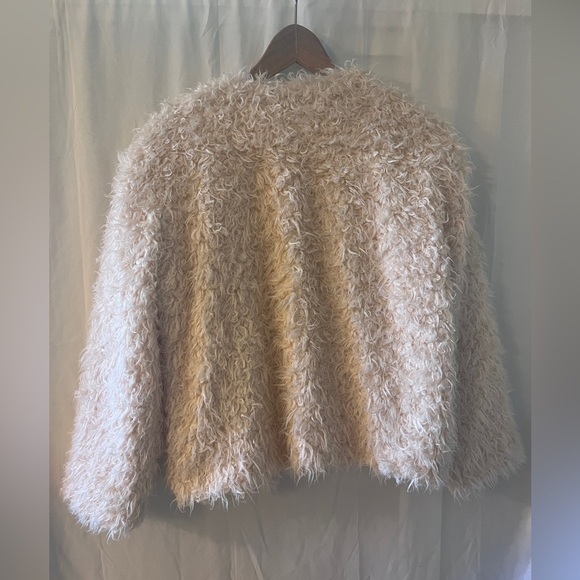 Cabi furry jacket cream color size Medium - Picture 11 of 14